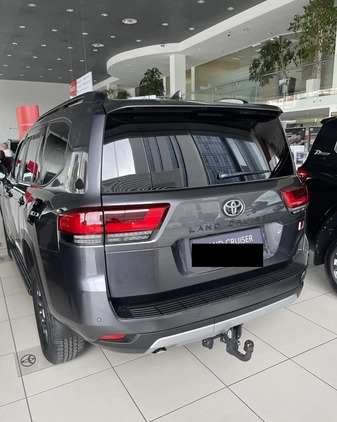 Toyota Land Cruiser cena 130000 przebieg: 300, rok produkcji 2023 z Kraków małe 742